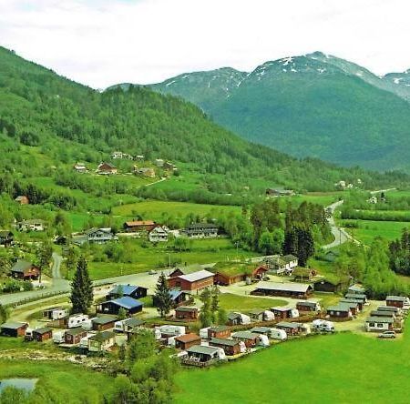 Midttun Camping Og Feriehytter Vossestrand Buitenkant foto