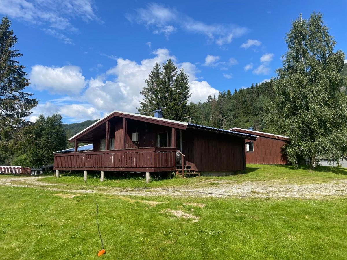 Midttun Camping Og Feriehytter Vossestrand Buitenkant foto